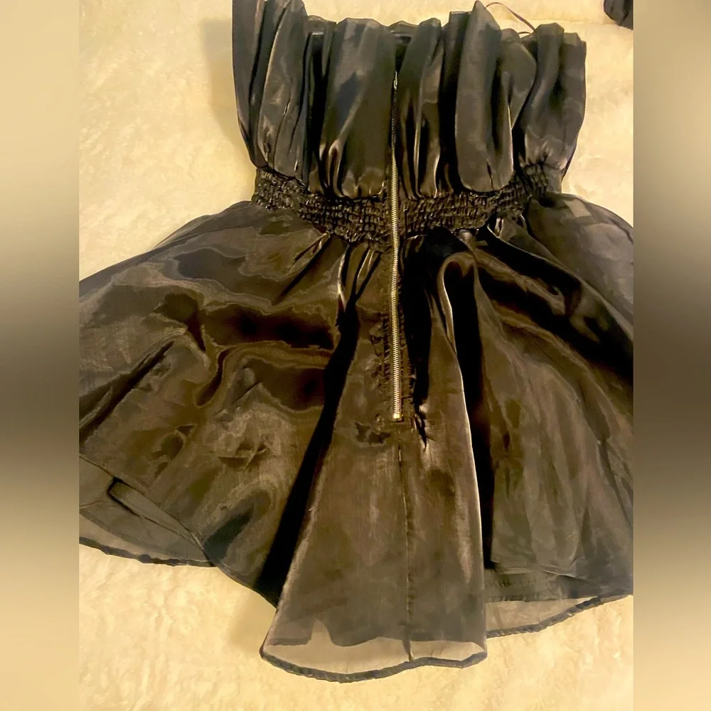 Beautiful black satin dress. - Picture 2 of 2